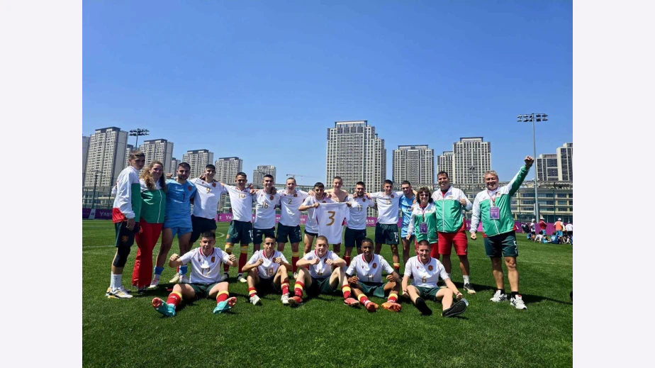 Първа победа на отбора по футбол